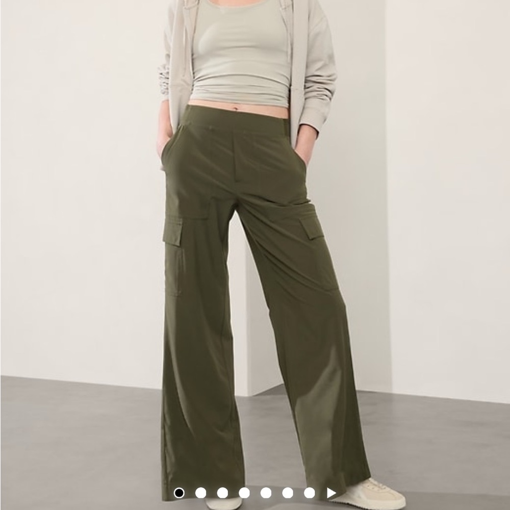 Athleta Brooklyn Heights High Rise Cargo Pants- never worn